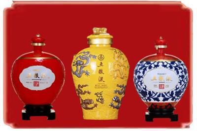 来宾烟酒回收五粮液各种摆件.jpg